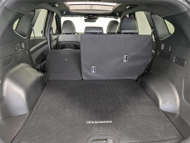 Photo of 2024 Black Pearl Hyundai TUCSON Hybrid
