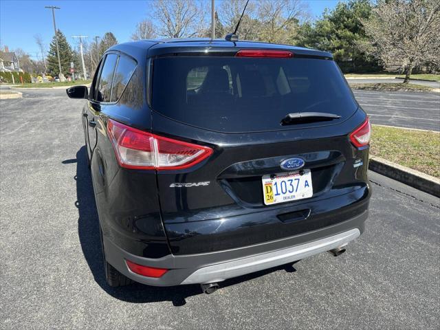 Photo of 2016 Black Ford Escape