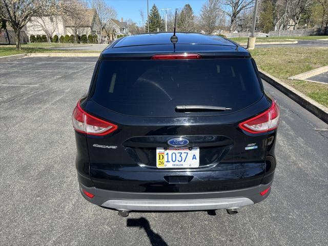 Photo of 2016 Black Ford Escape