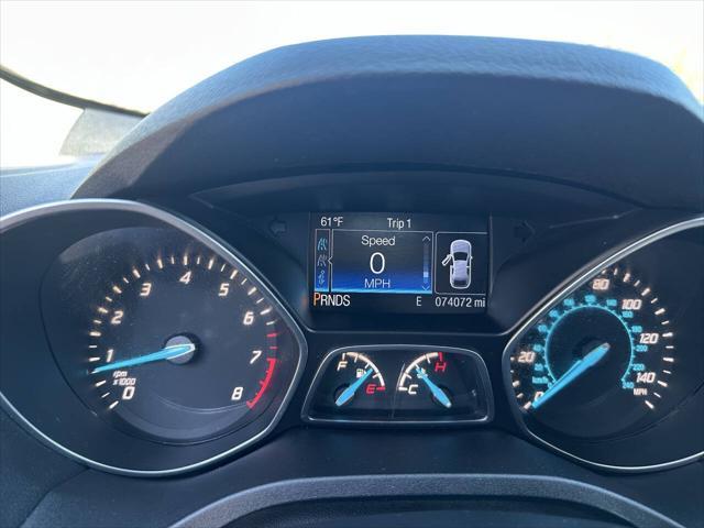 Photo of 2016 Black Ford Escape