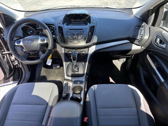 Photo of 2016 Black Ford Escape