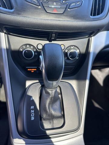 Photo of 2016 Black Ford Escape
