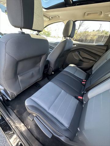 Photo of 2016 Black Ford Escape