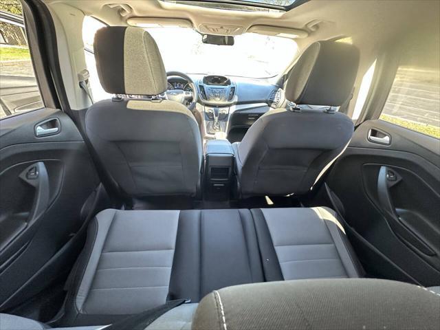 Photo of 2016 Black Ford Escape