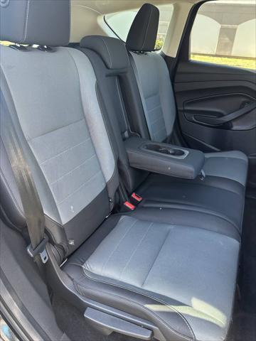 Photo of 2016 Black Ford Escape