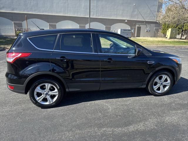 Photo of 2016 Black Ford Escape