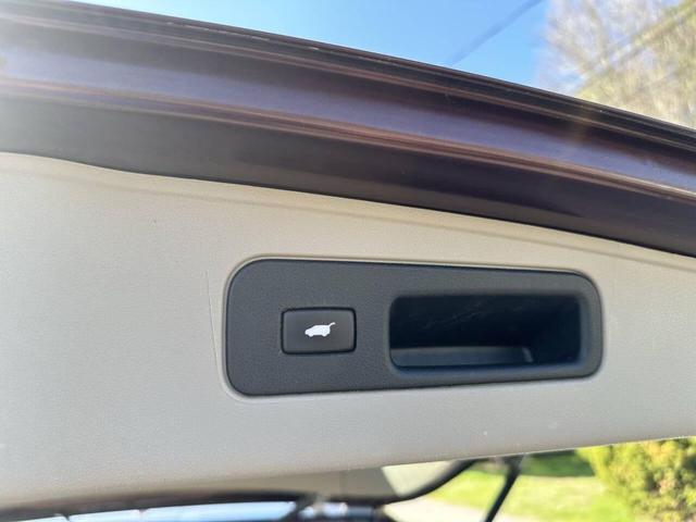 Photo of 2014 Burgundy Honda Odyssey