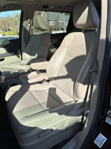 Photo of 2014 Burgundy Honda Odyssey