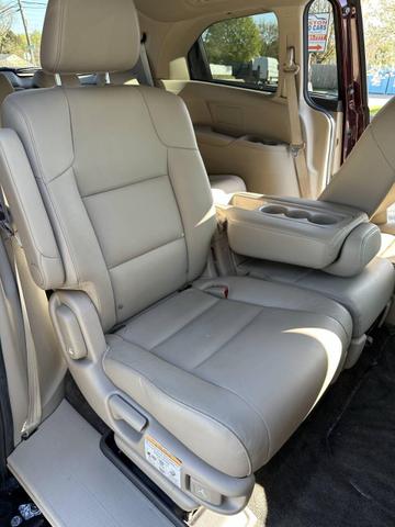 Photo of 2014 Burgundy Honda Odyssey