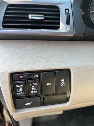 Photo of 2014 Burgundy Honda Odyssey