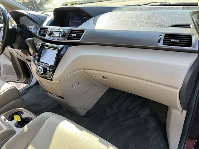 Photo of 2014 Burgundy Honda Odyssey