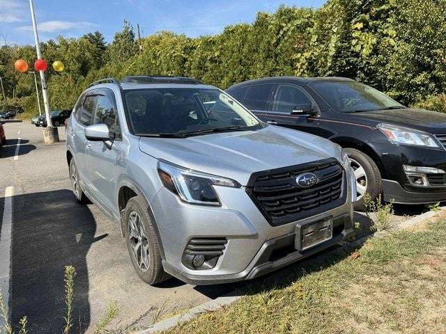 Photo of 2022 Ice Silver Metallic Subaru Forester