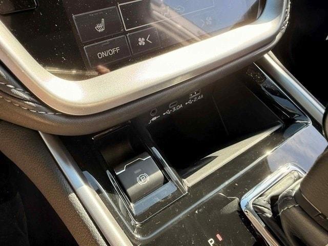 Photo of 2025 Ice Silver Subaru Outback