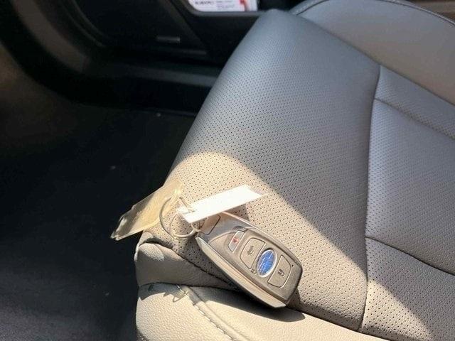 Photo of 2025 Ice Silver Subaru Outback
