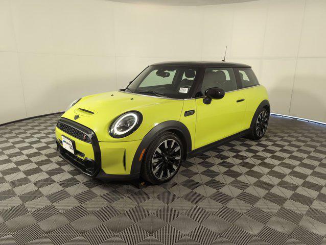 Photo of 2023 Yellow MINI Hardtop