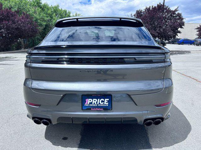 Photo of 2025 Quartzite Grey Met Porsche Cayenne
