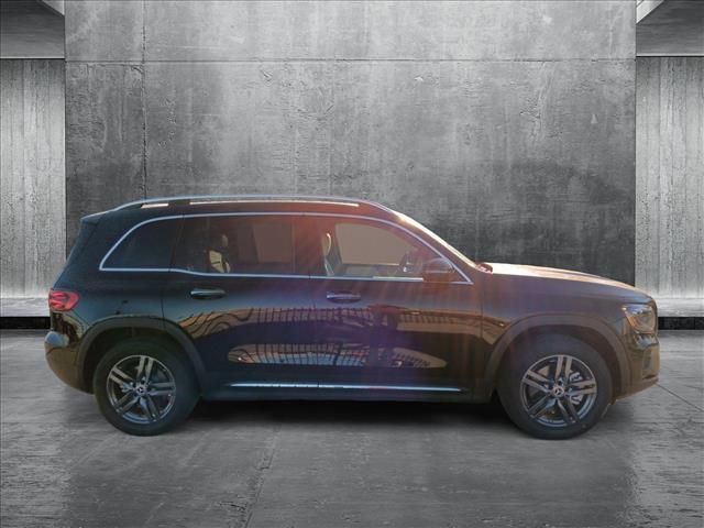 Photo of 2025 Night Black Mercedes-Benz GLB 250