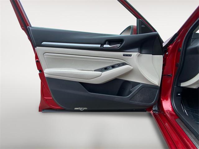 Photo of 2020 Scarlet Ember Tintcoat Nissan Altima
