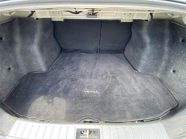 Photo of 2021 Aspen White TriCoat Pearl Nissan Versa