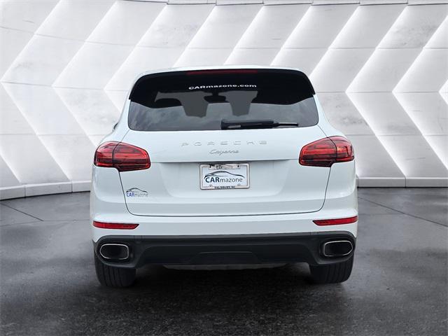 Photo of 2016 White Porsche Cayenne
