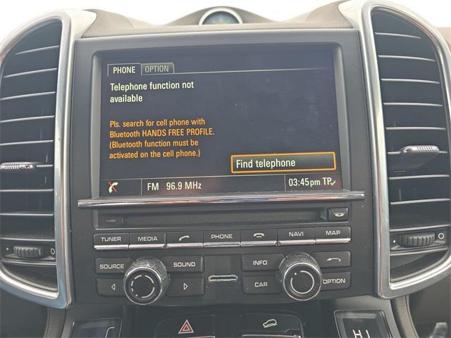 Photo of 2016 White Porsche Cayenne