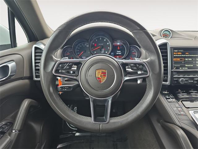 Photo of 2016 White Porsche Cayenne