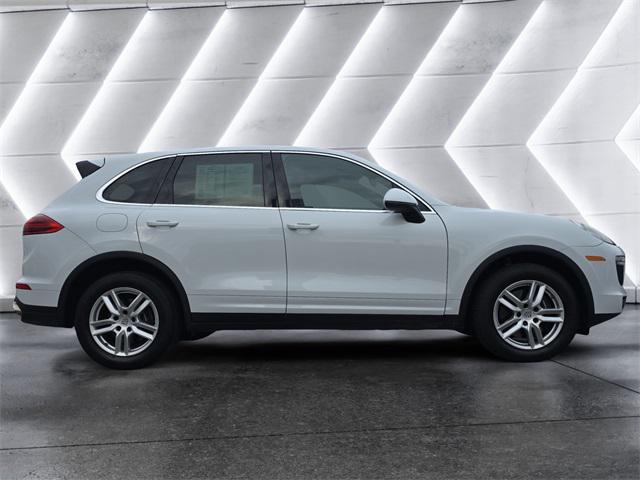 Photo of 2016 White Porsche Cayenne