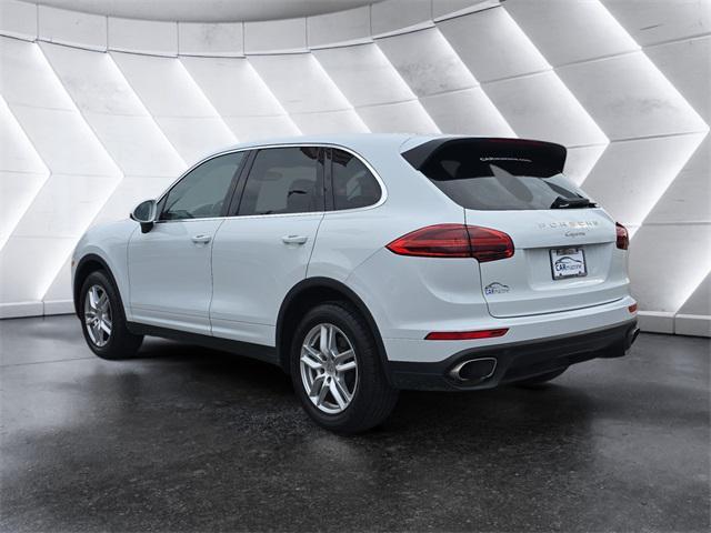 Photo of 2016 White Porsche Cayenne