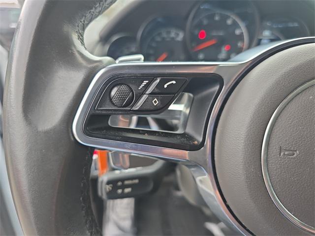 Photo of 2016 White Porsche Cayenne