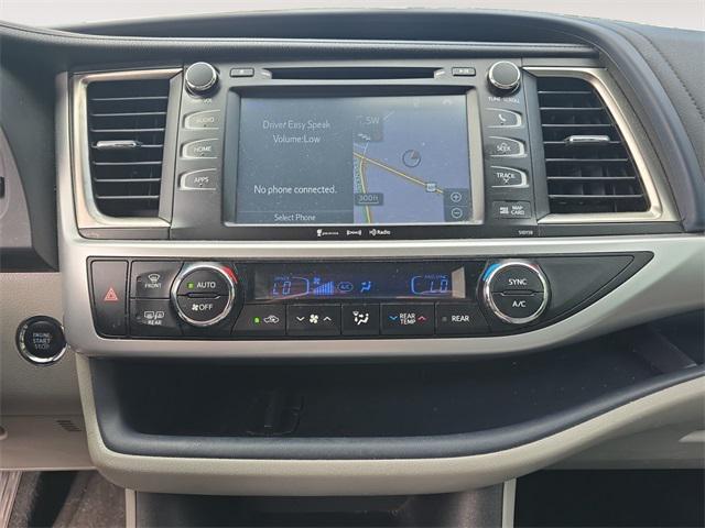 Photo of 2016 Blizzard Pearl Toyota Highlander