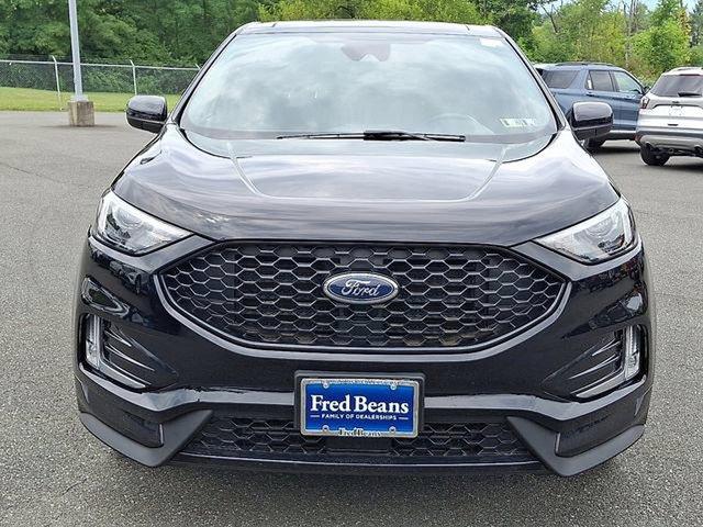 Photo of 2022 AGATE BLACK METALLIC Ford Edge