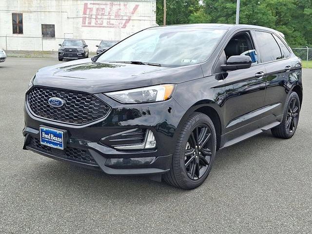 Photo of 2022 AGATE BLACK METALLIC Ford Edge
