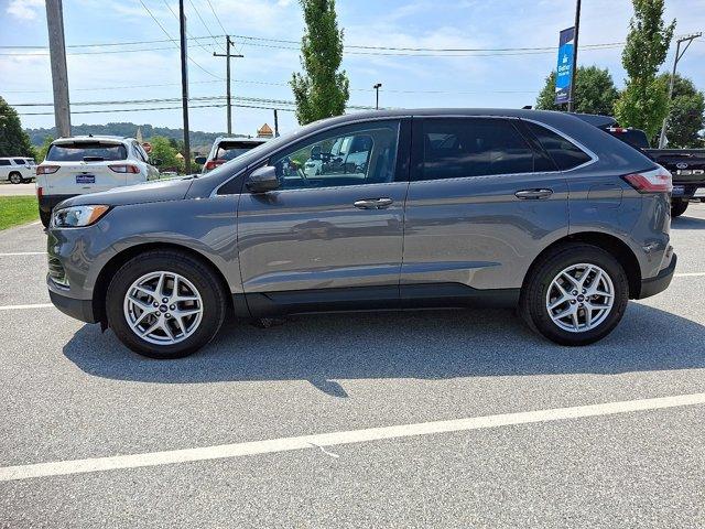 Photo of 2022 CARBONIZED GRAY Ford Edge
