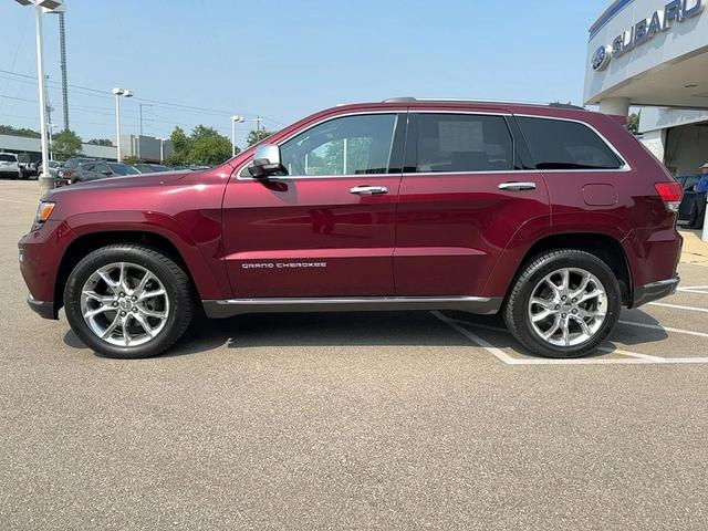 Photo of 2016 Velvet Red Pearlcoat Jeep Grand Cherokee