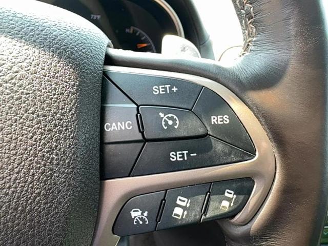 Photo of 2016 Velvet Red Pearlcoat Jeep Grand Cherokee