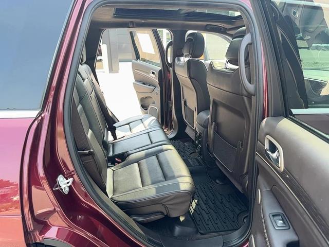 Photo of 2016 Velvet Red Pearlcoat Jeep Grand Cherokee