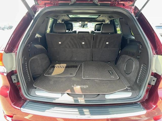 Photo of 2016 Velvet Red Pearlcoat Jeep Grand Cherokee
