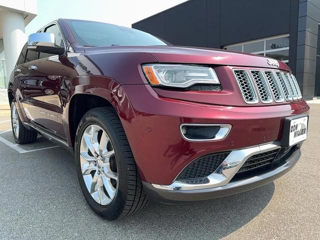 Photo of 2016 Velvet Red Pearlcoat Jeep Grand Cherokee