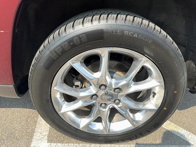 Photo of 2016 Velvet Red Pearlcoat Jeep Grand Cherokee