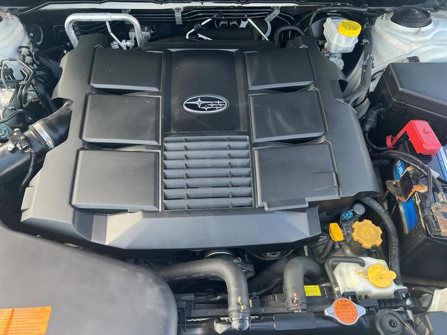 Photo of 2019 Crystal White Pearl Subaru Outback