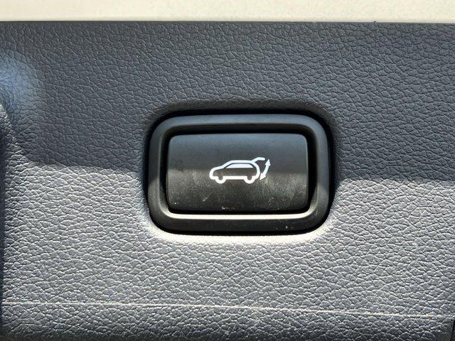 Photo of 2023 Hyper White Hyundai PALISADE