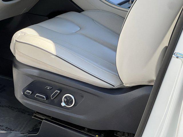 Photo of 2023 Hyper White Hyundai PALISADE