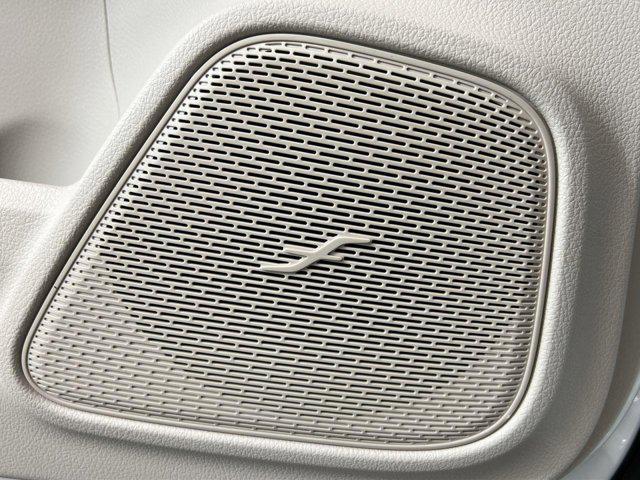 Photo of 2025 Polar White Mercedes-Benz GLA 250