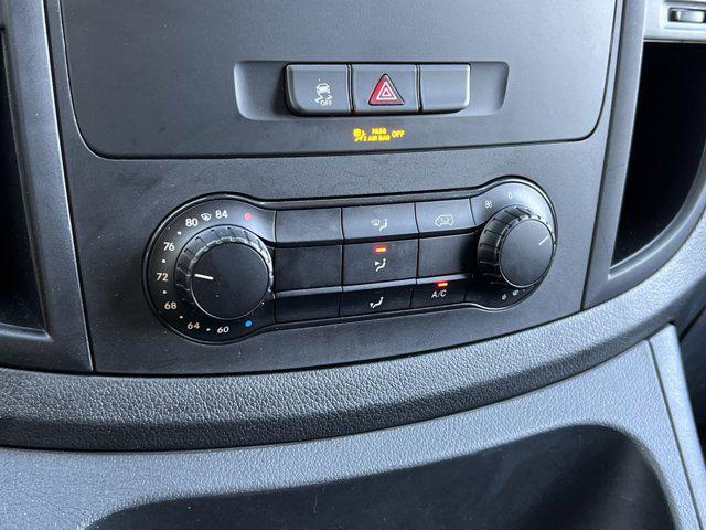 Photo of 2023 Arctic White Mercedes-Benz Metris