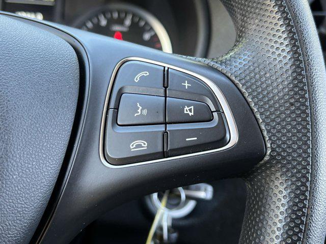 Photo of 2023 Arctic White Mercedes-Benz Metris