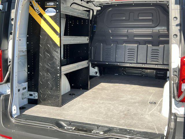Photo of 2023 Arctic White Mercedes-Benz Metris