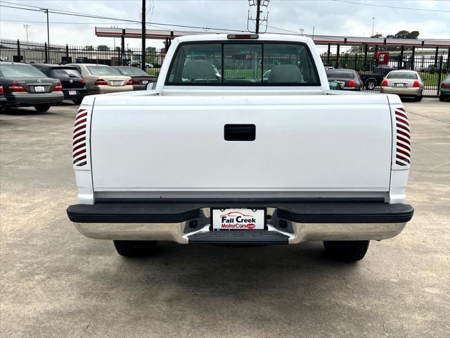 Photo of 1998 White GMC Sierra 1500