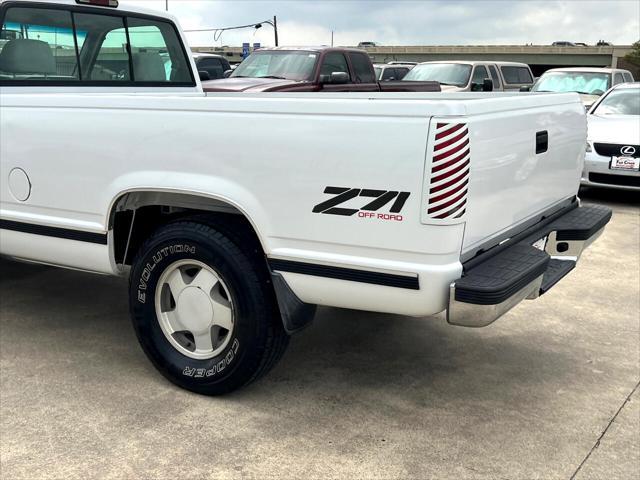Photo of 1998 White GMC Sierra 1500