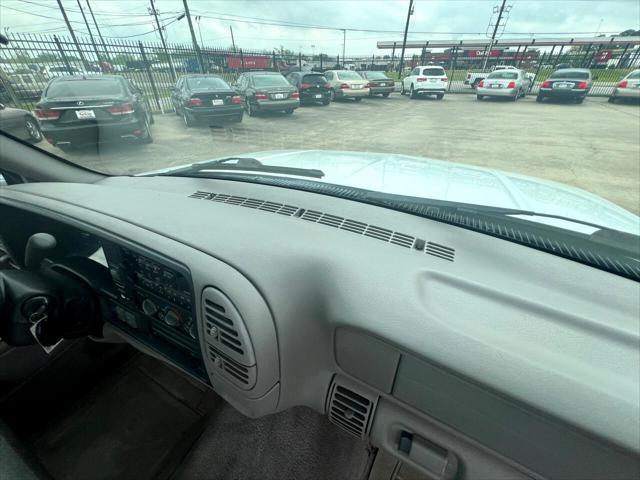 Photo of 1998 White GMC Sierra 1500
