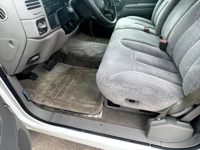 Photo of 1998 White GMC Sierra 1500
